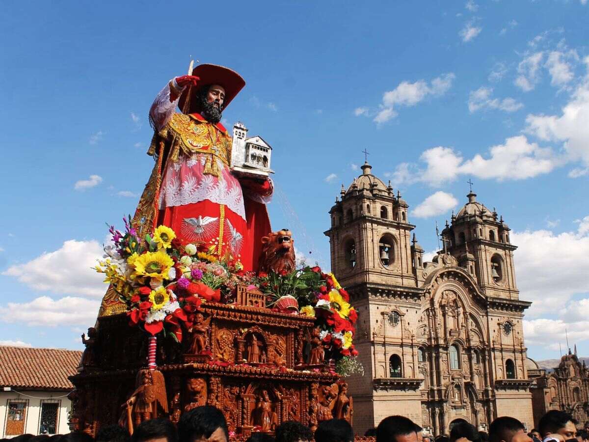 patrón san jeronimo en la plaza de armas del cusco en corpus christi
