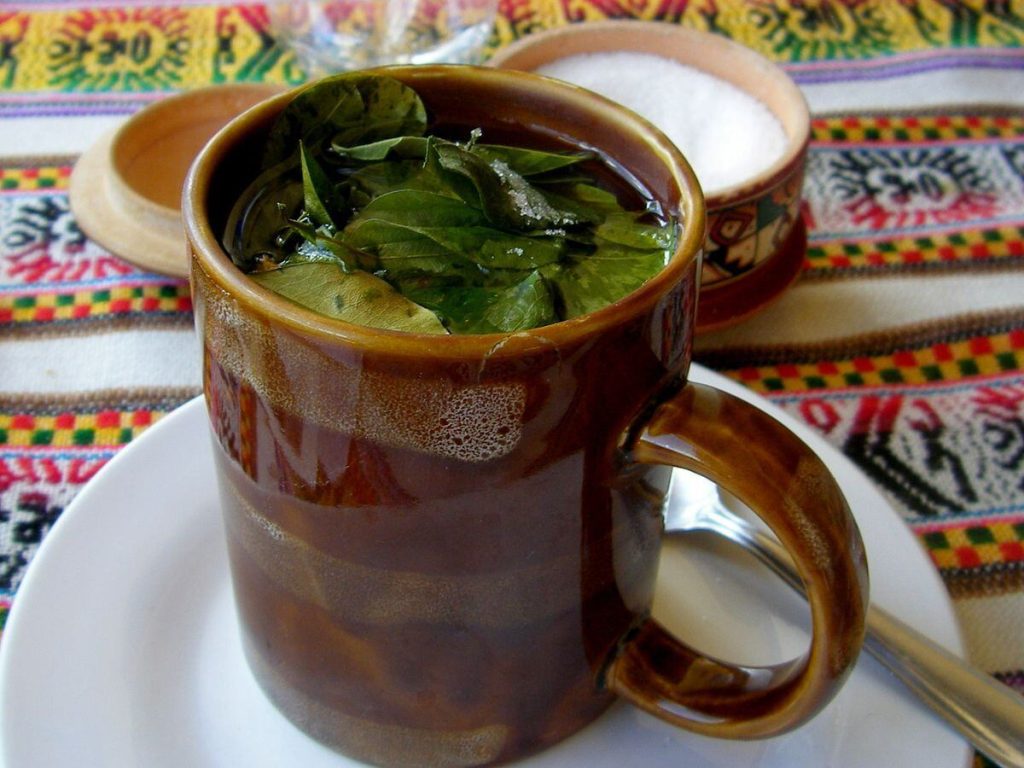 mate de coca, bebida tradicional del cusco