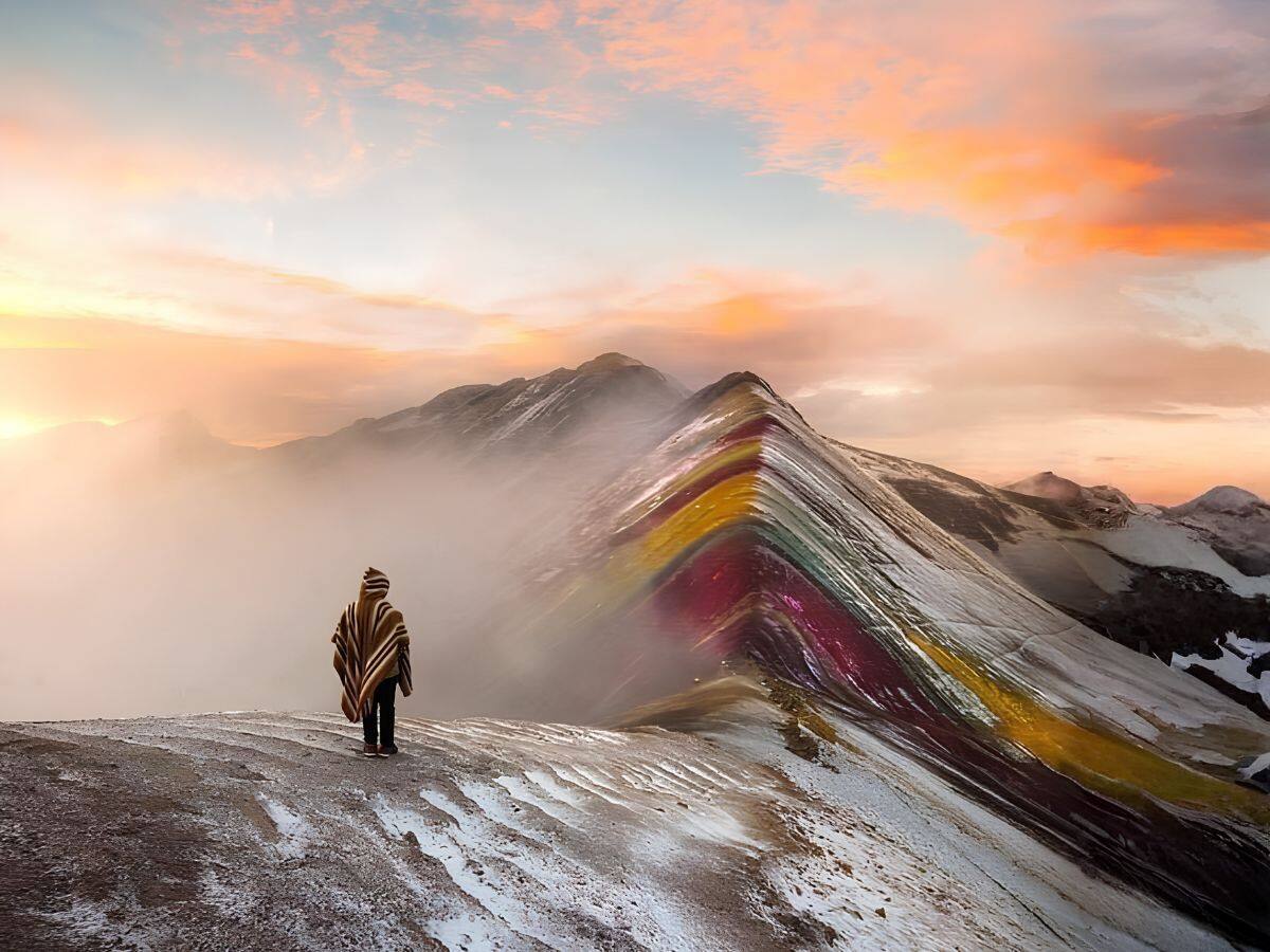 vista de la montaña de 7 colores al atardecer