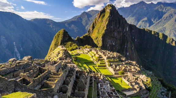 Machu Picchu, maravilla del mundo: la joya del Imperio Inca al amanecer