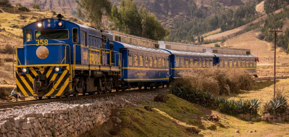 Viaje escénico en tren Expedition: ruta desde Ollantaytambo a Machu Picchu pueblo