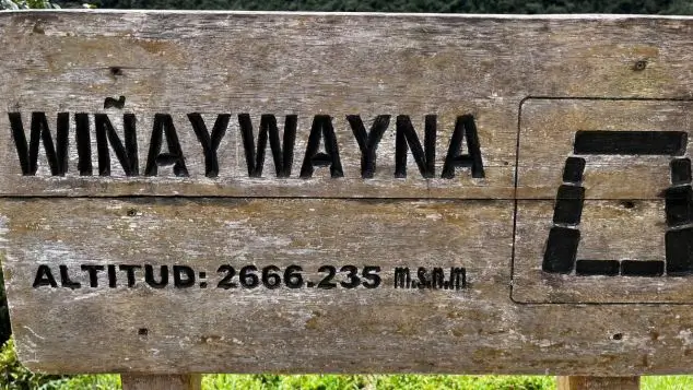 cartel de wiñayhuana en el camino inca