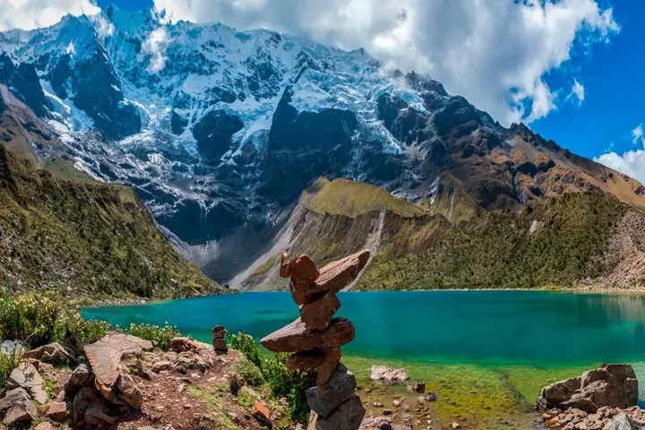 Vista de la laguna y el nevado Humantay