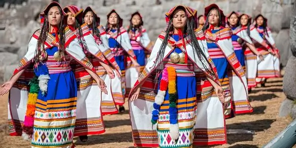 Ceremonia del Inti Raymi en Cusco durante la representación en Sacsayhuamán