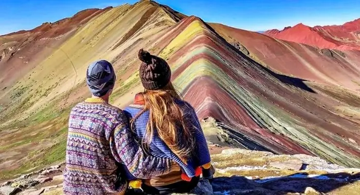 visitors to Rainbow Mountain