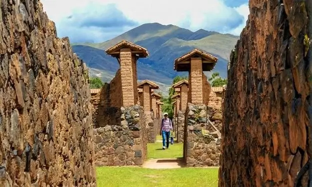 Raqchi, el complejo arqueologico de raqchi