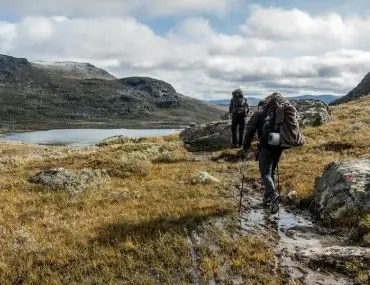 Senderos del Lares Trek entre montañas y lagunas