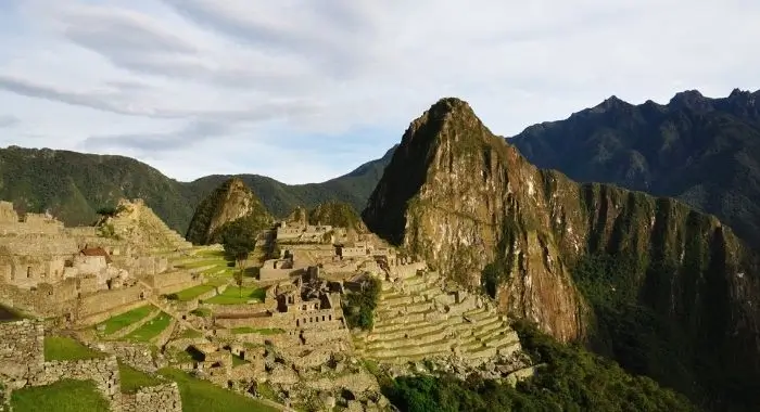vista clásica del santuario histórico de machu picchu