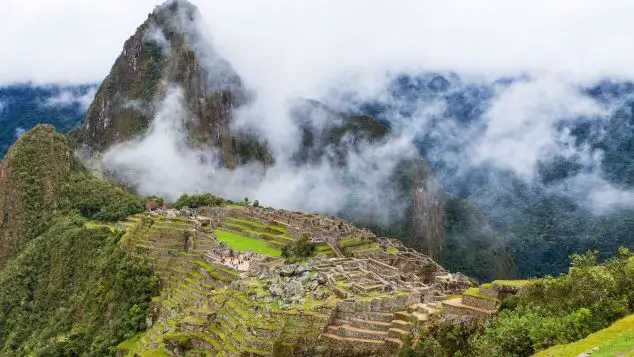 vista clásica del santuario histórico de machupichu