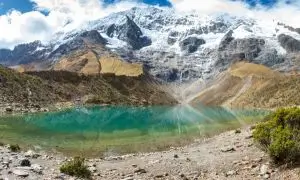 Laguna Humantay Cusco: laguna turquesa al pie del nevado Salkantay