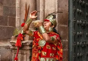 escenificación del inti raymi en cusco