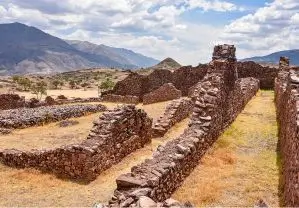 vista de las ruinas de pikillaqta