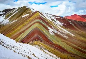 Recorrido en la montaña de colores en cuatrimotos
