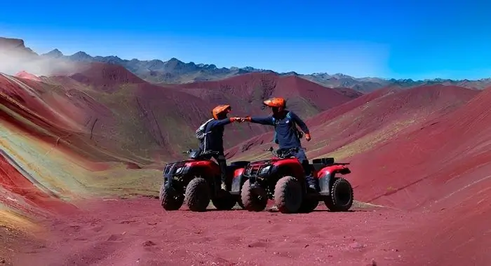 cuatrimotos en la ruta del valle rojo