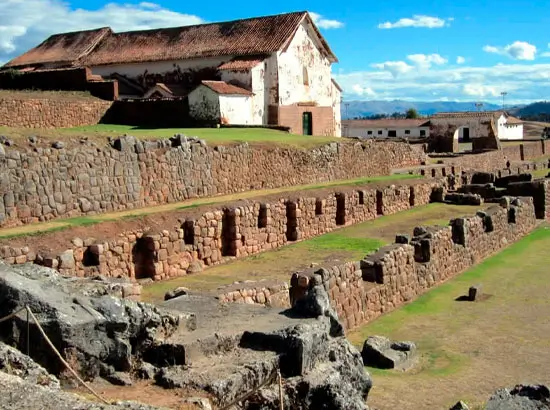 ciudad inca de chincheros en el valle sagrado de los incas