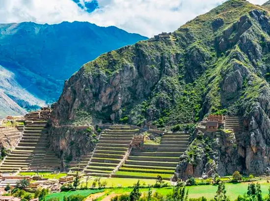 ciudad inca de ollantaytambo en el valle sagrado de los incas
