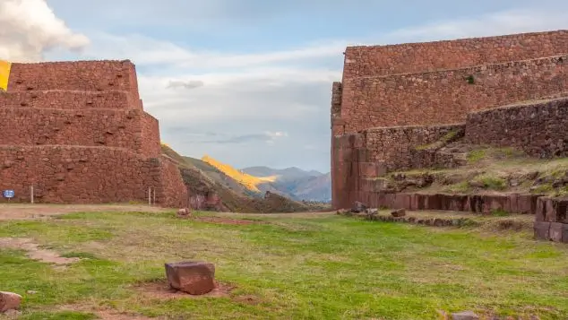 ingreso al complejo arqueológico de pikillaqta