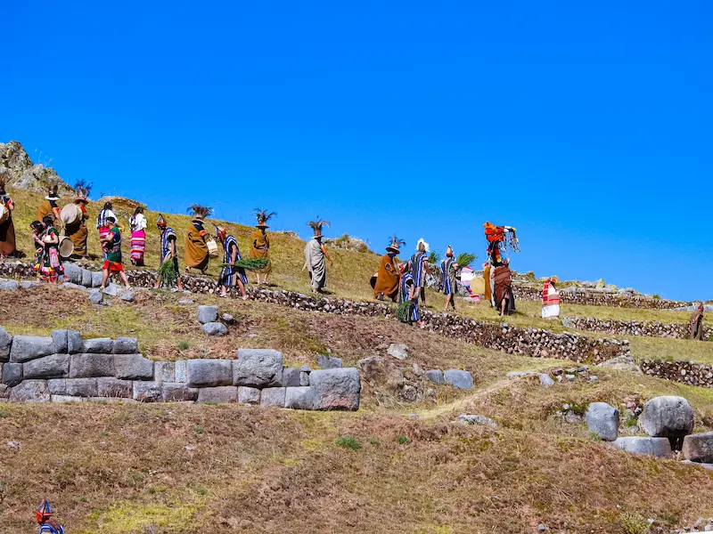 Recreación del emperador inca durante el Inti Raymi en Sacsayhuamán
